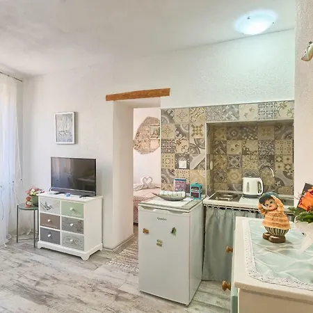 Graciela Apartment *