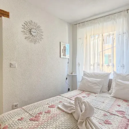 Graciela Apartment