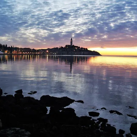 アパート Graciela