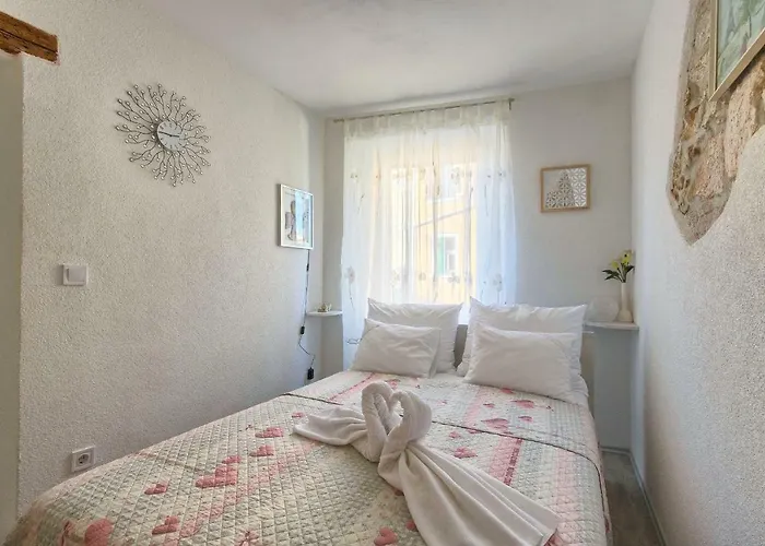 Graciela アパート ロヴィニ